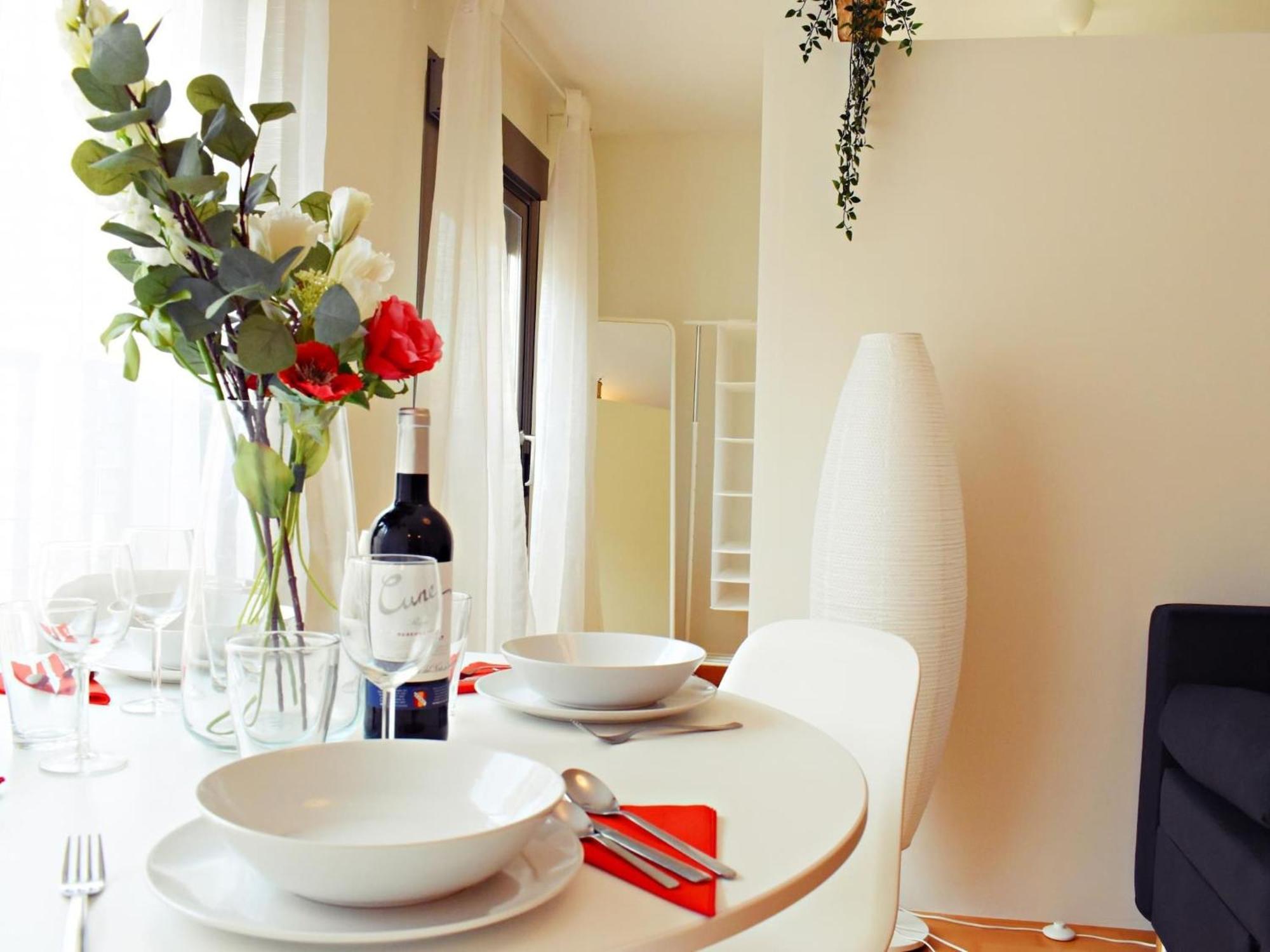 Cozy Apatment Just 10 Mins From The City Centre Málaga Exteriör bild